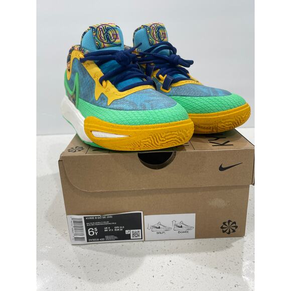 Nike Kyrie Eight Go SE Basketball Shoe Sneaker Kids Size 6.5 DV3018-400 New - Picture 9 of 9